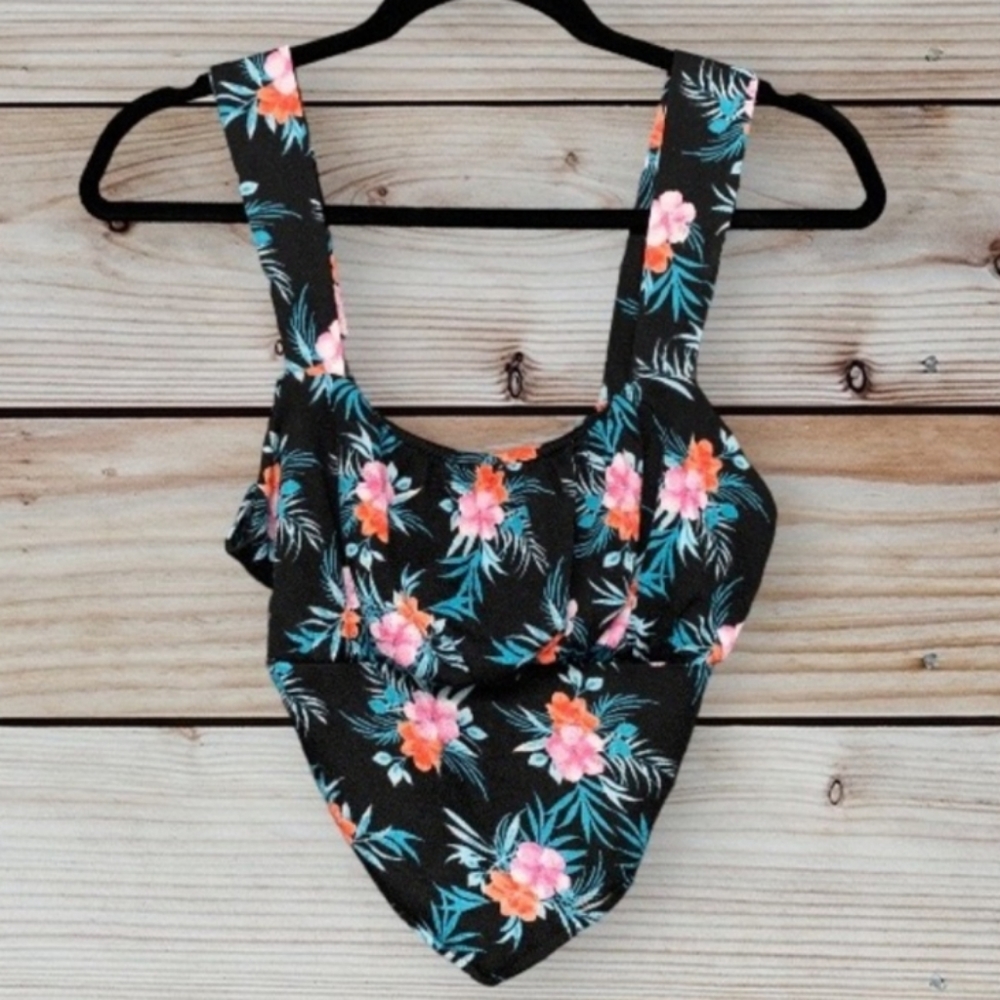 ⭐️MADDEN NYC TROPICAL CROP